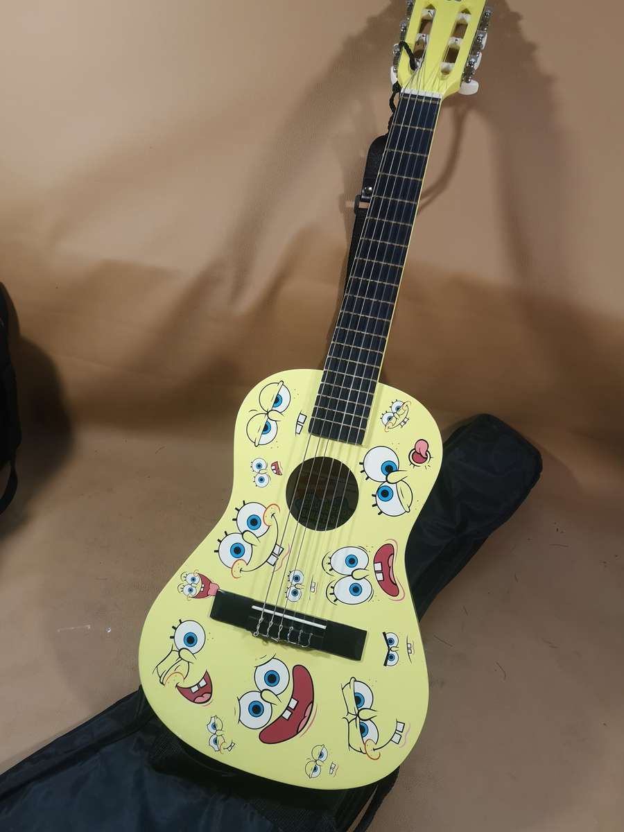 Original Nickelodeon SpongeBob SquarePants Acoustic Junior Guitar with Bag