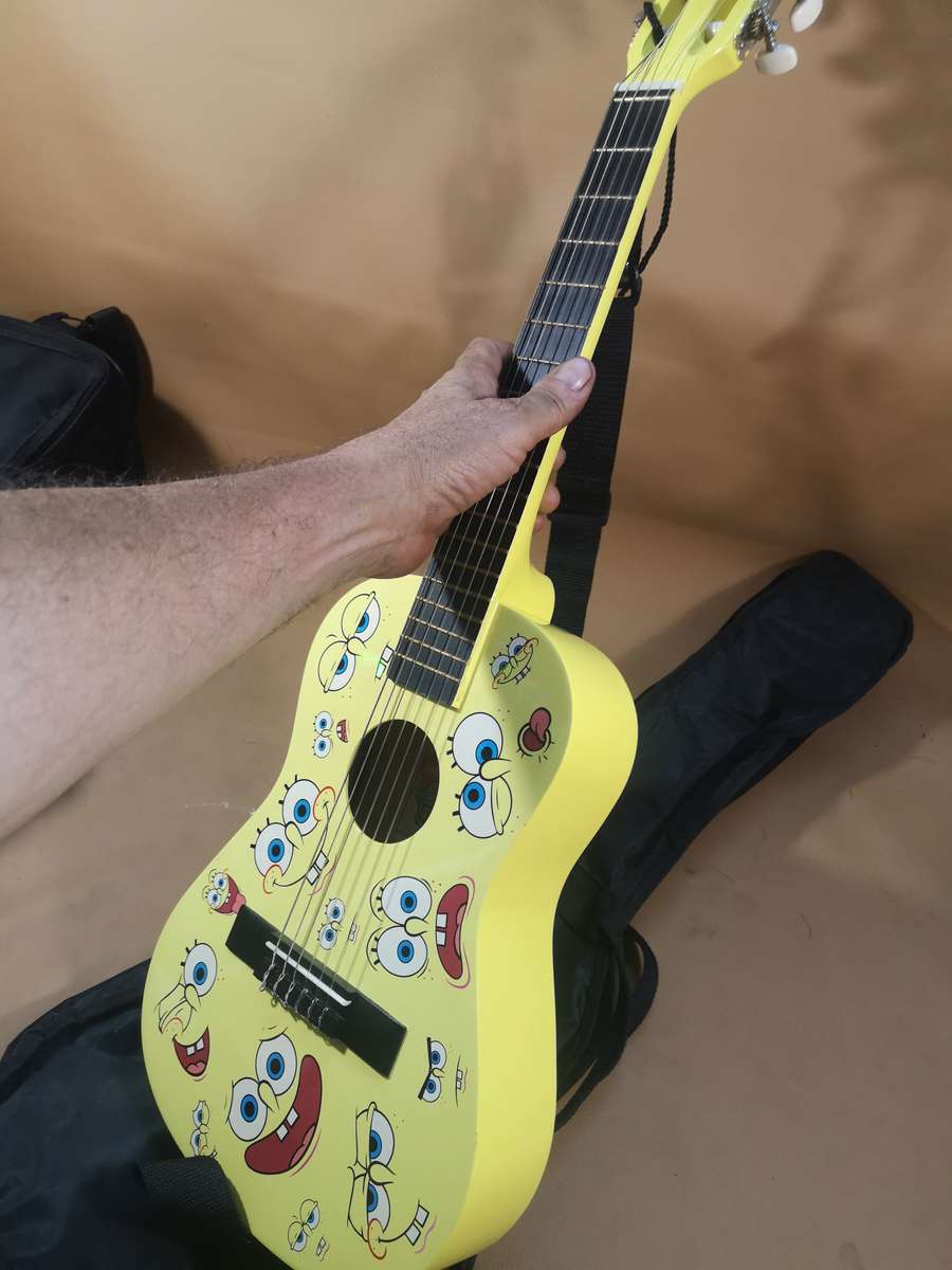 Original Nickelodeon SpongeBob SquarePants Acoustic Junior Guitar with Bag