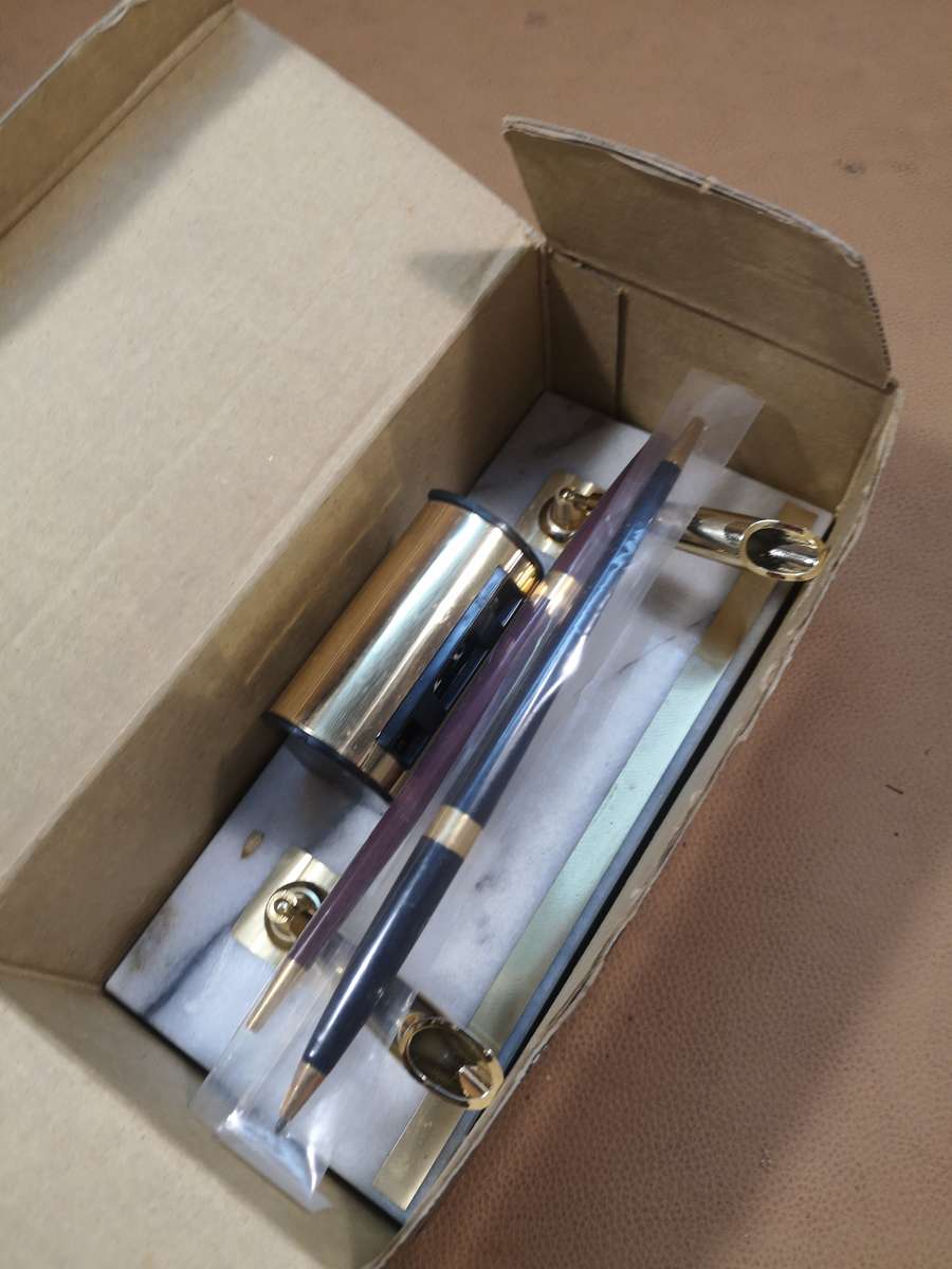 Vintage Marble Base Perpetual Calendar - Pen Desk Set