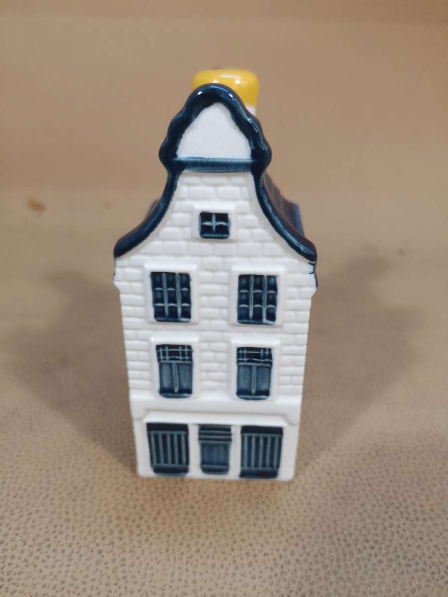 Vintage KLM Airlines Souvenir Bols Delft House #30 (Sealed Full)
