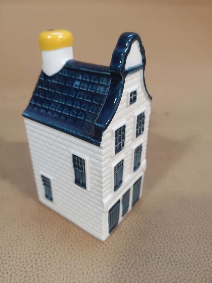 Vintage KLM Airlines Souvenir Bols Delft House #30 (Sealed Full)