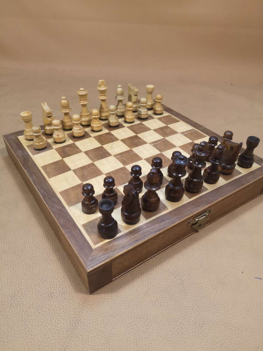 Magnificent Walnut Magnetized Chess Set With Staunton Wood Chessmen