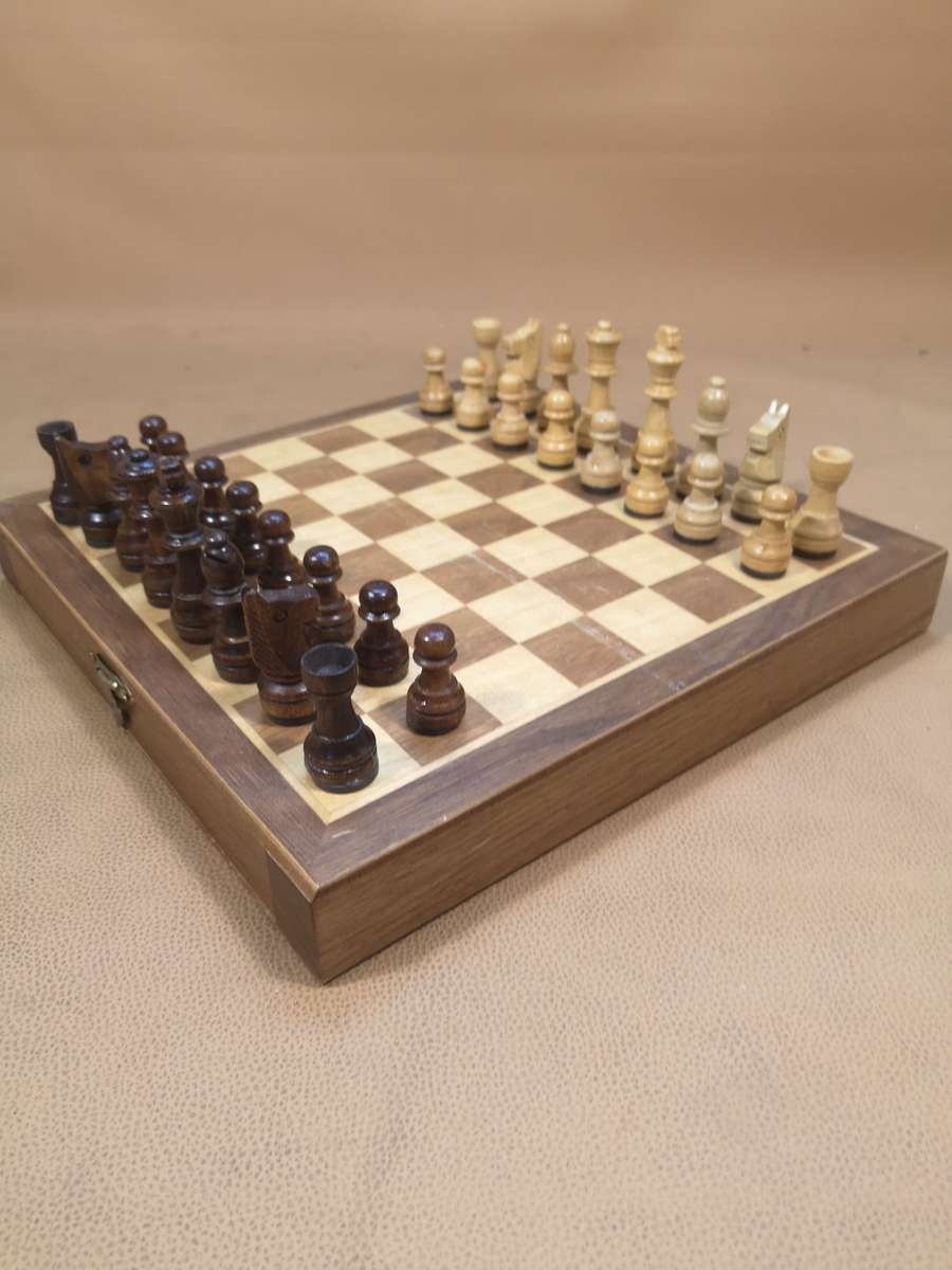 Magnificent Walnut Magnetized Chess Set With Staunton Wood Chessmen