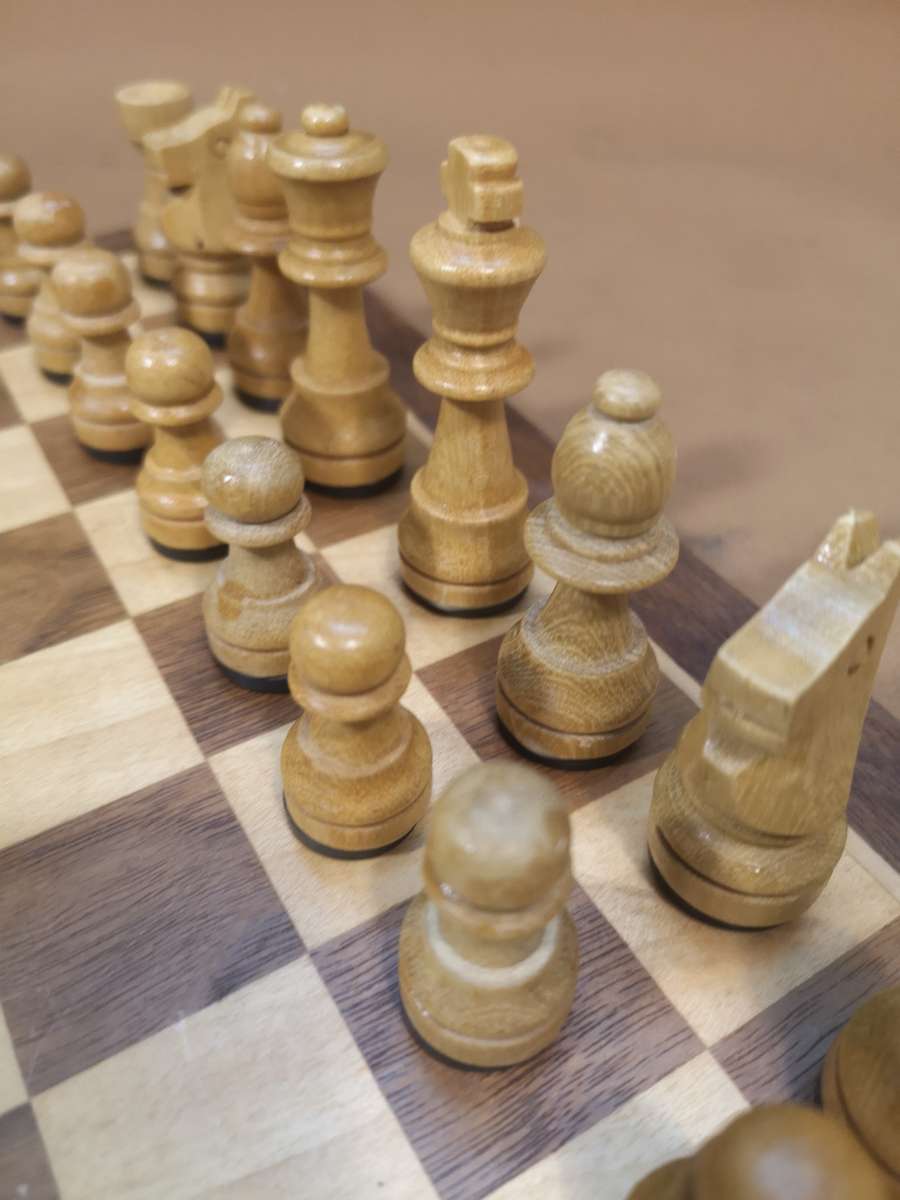 Magnificent Walnut Magnetized Chess Set With Staunton Wood Chessmen