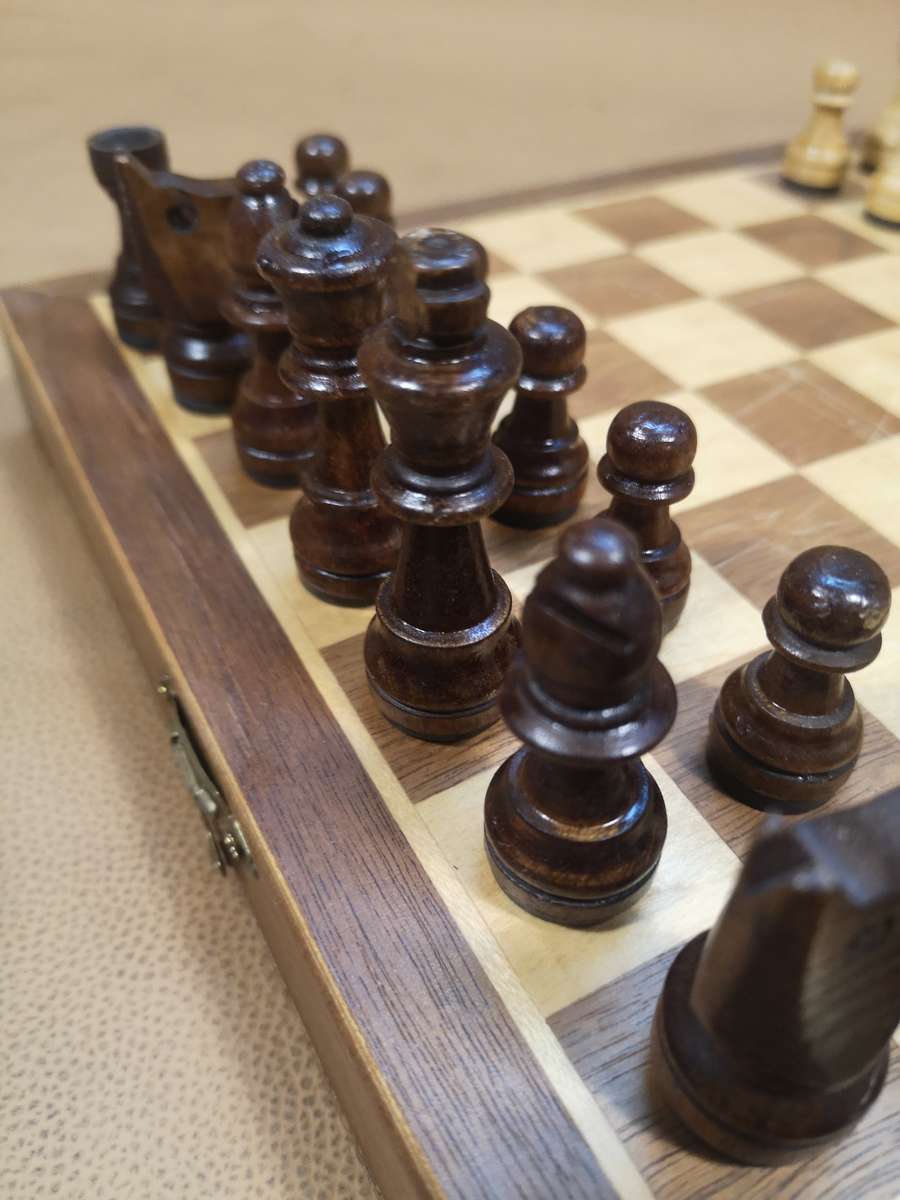 Magnificent Walnut Magnetized Chess Set With Staunton Wood Chessmen