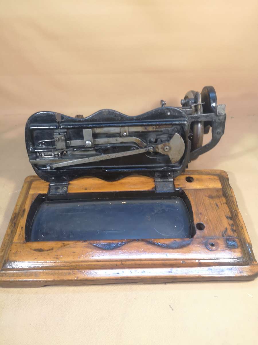 159 Year Old Antique 1865 Singer MFC.Co.N.Y 12K Sewing Machine - Made In UK