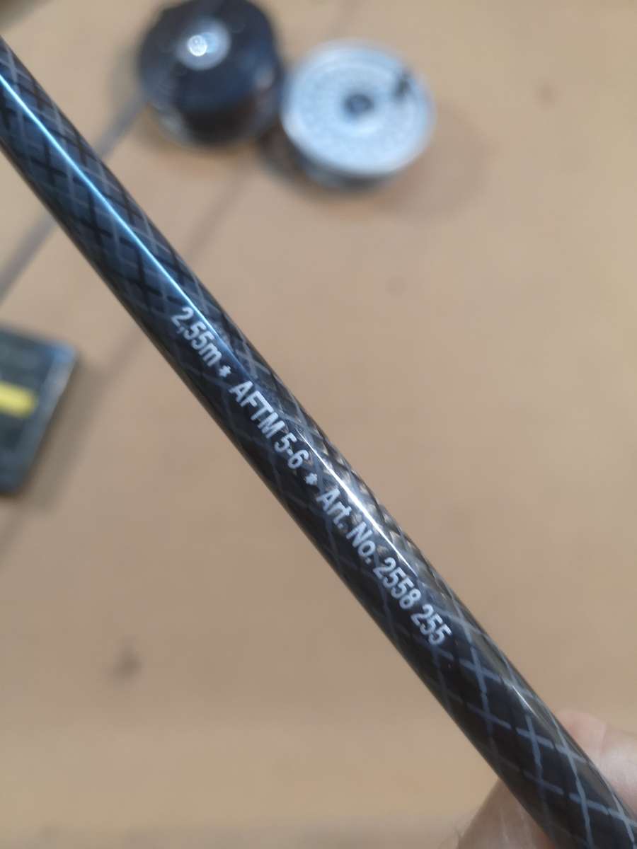 SUMO 2,55M CPW CARBON-SYSTEM FLY FISHING ROD REEL AND FLY BOX COMBO