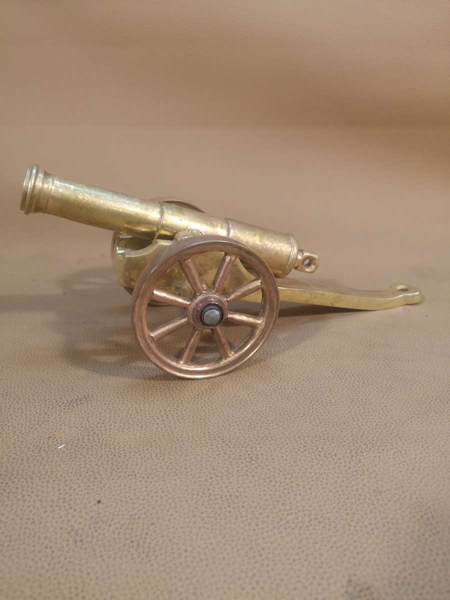 VERY HEAVY SOLID BRASS SIGNAL CANNON