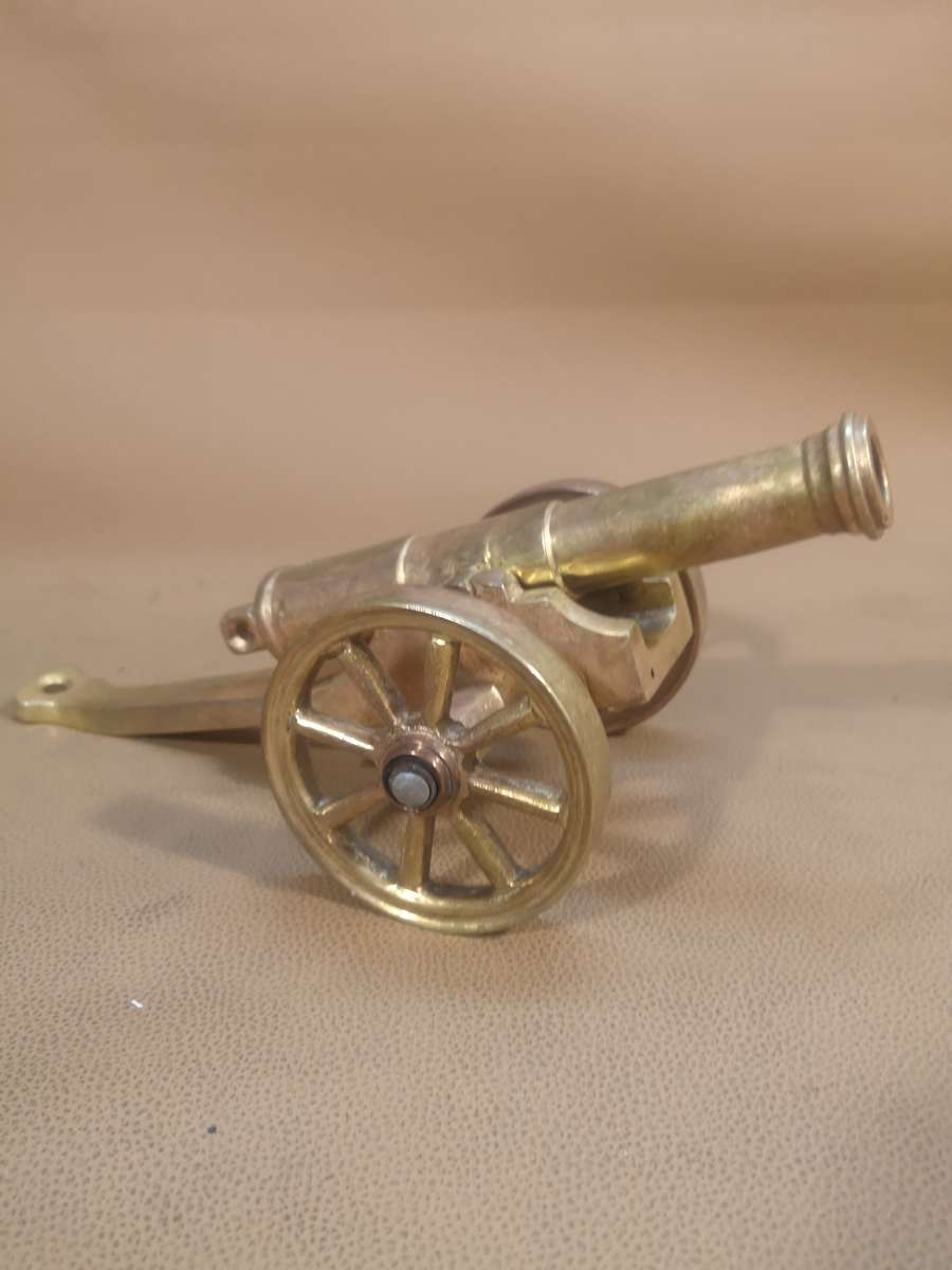 VERY HEAVY SOLID BRASS SIGNAL CANNON