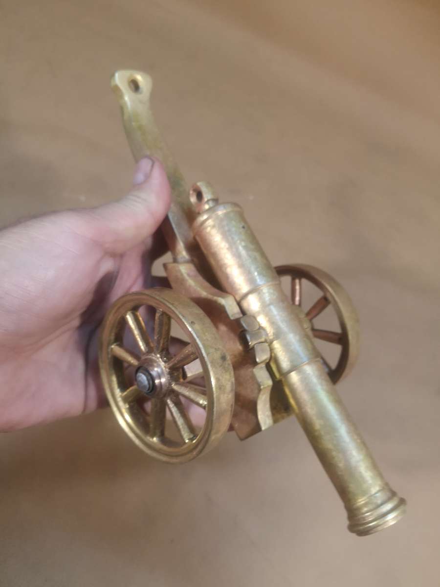 VERY HEAVY SOLID BRASS SIGNAL CANNON