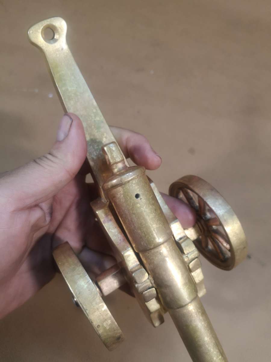 VERY HEAVY SOLID BRASS SIGNAL CANNON