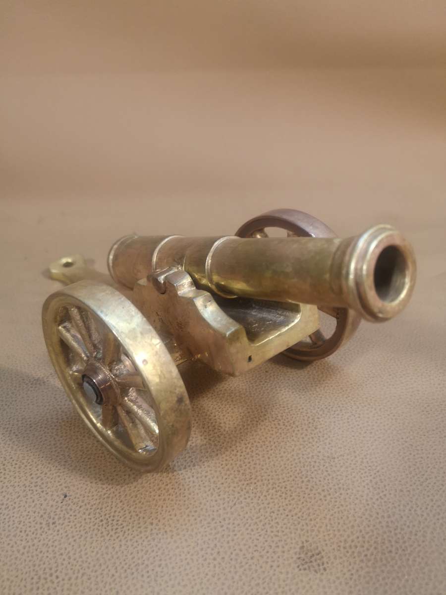 VERY HEAVY SOLID BRASS SIGNAL CANNON