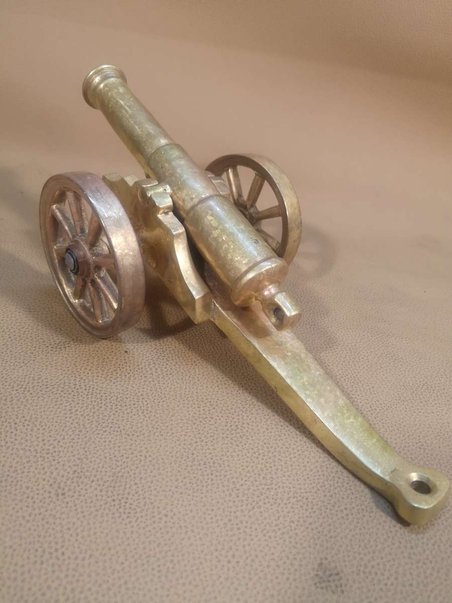 VERY HEAVY SOLID BRASS SIGNAL CANNON