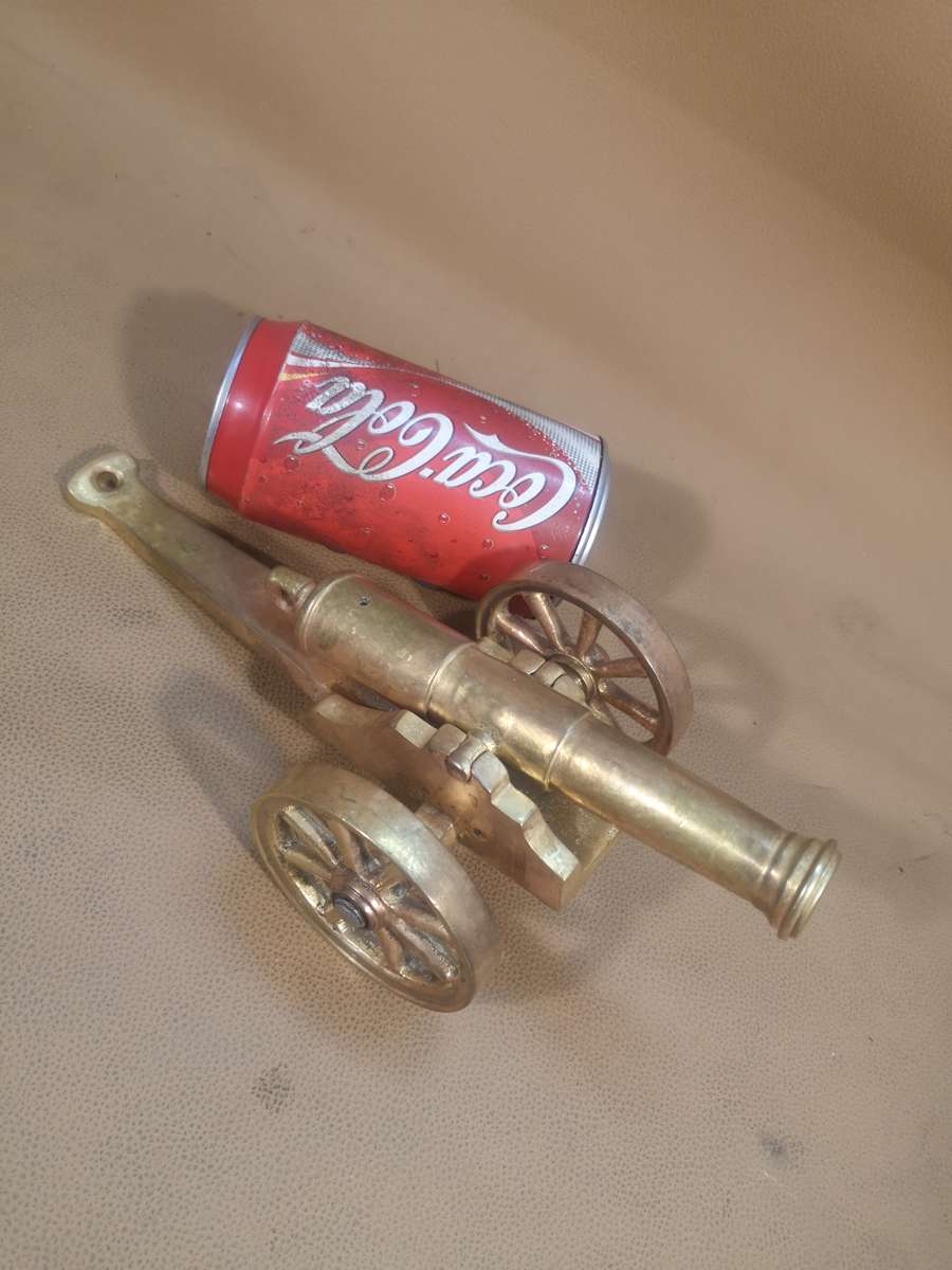 VERY HEAVY SOLID BRASS SIGNAL CANNON