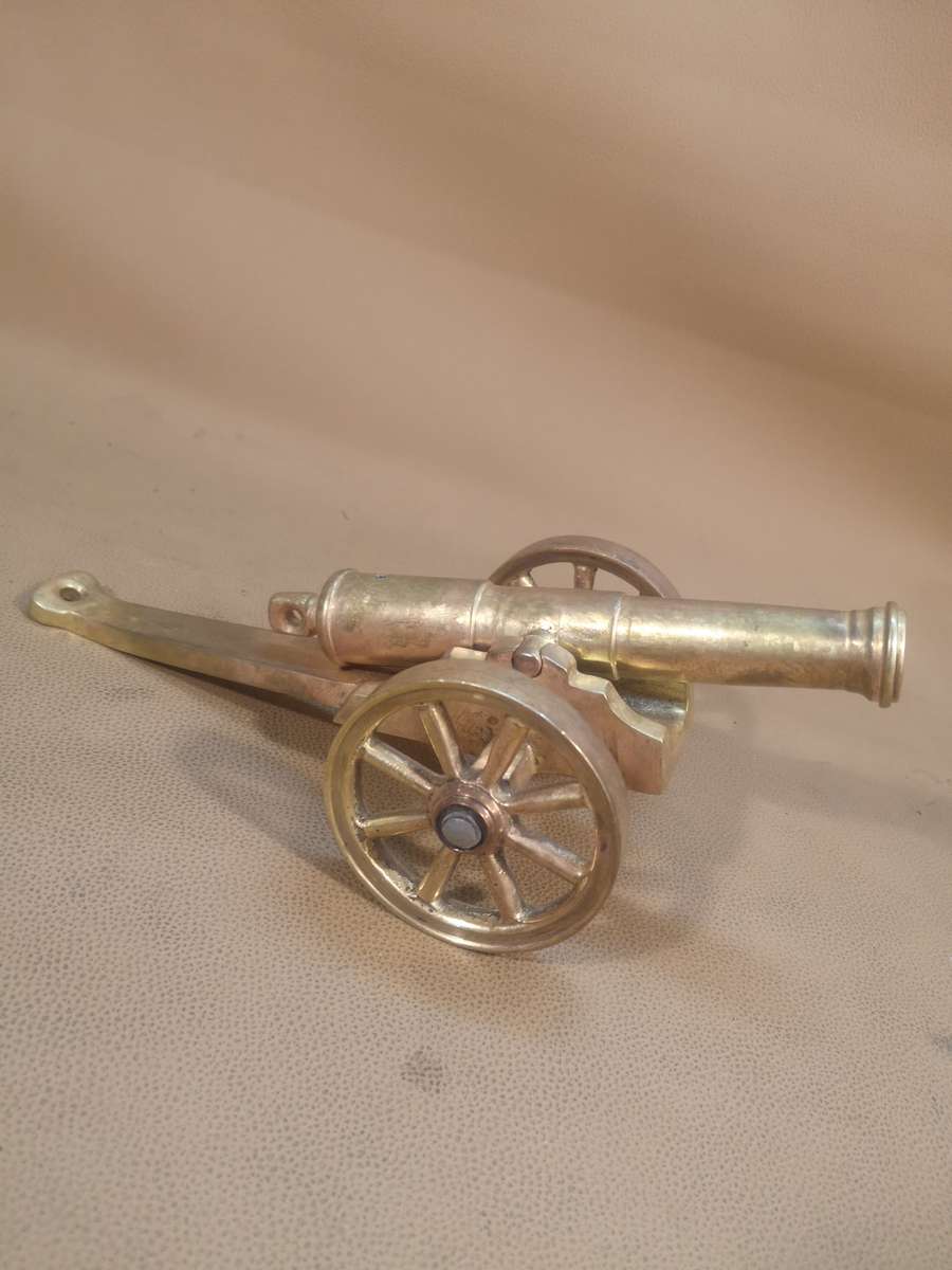 VERY HEAVY SOLID BRASS SIGNAL CANNON