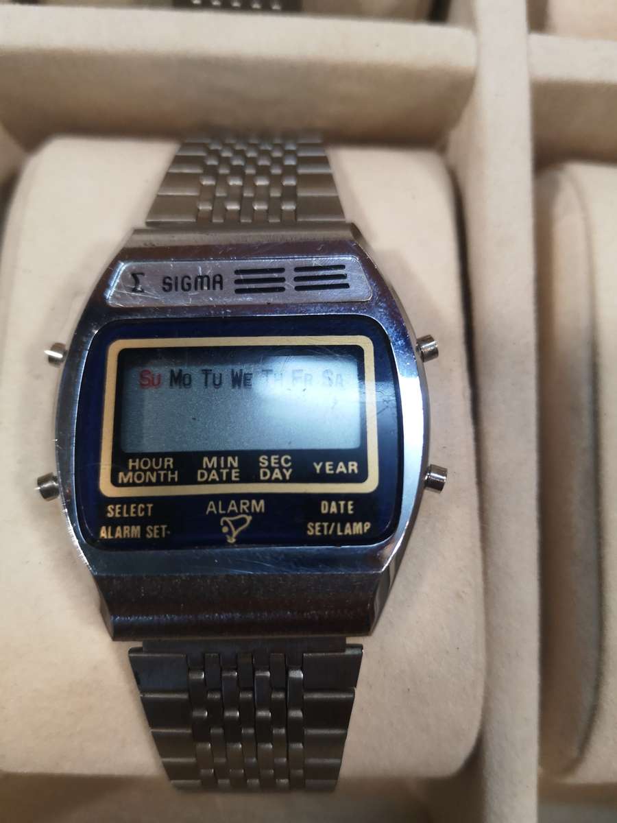 Stunning Gigantic Vintage 1980's Melody Watch Collection in a Display Case