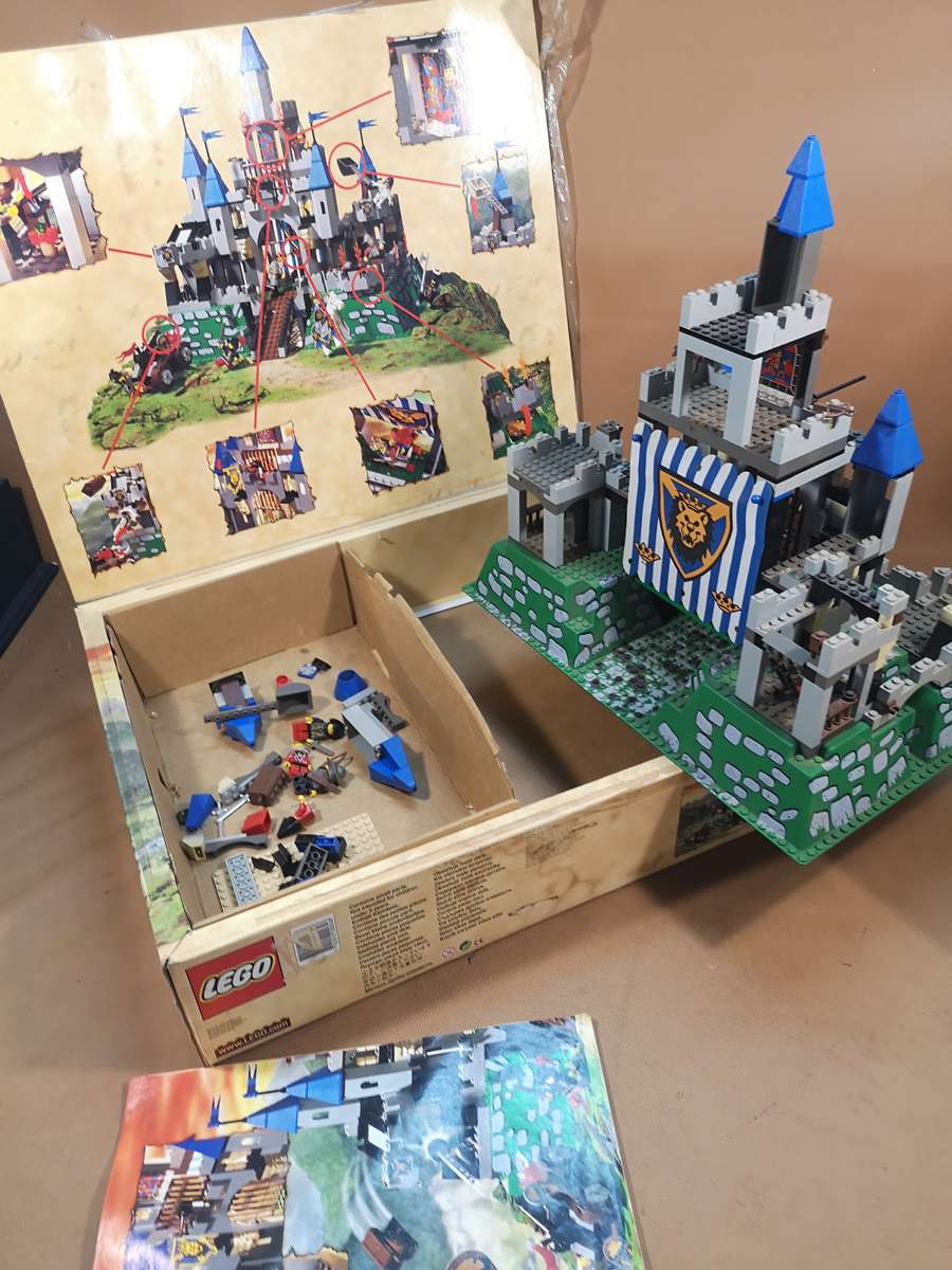 Lego 6098 King Leo's Castle :: KNIGHTS KINGDOM PLUS INTRUCTIONS AND BOX