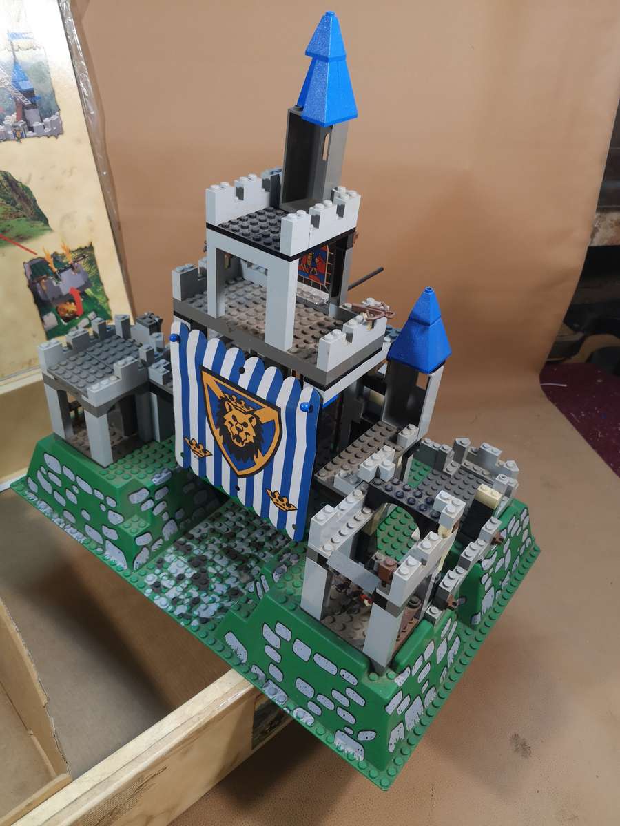 Lego 6098 King Leo's Castle :: KNIGHTS KINGDOM PLUS INTRUCTIONS AND BOX