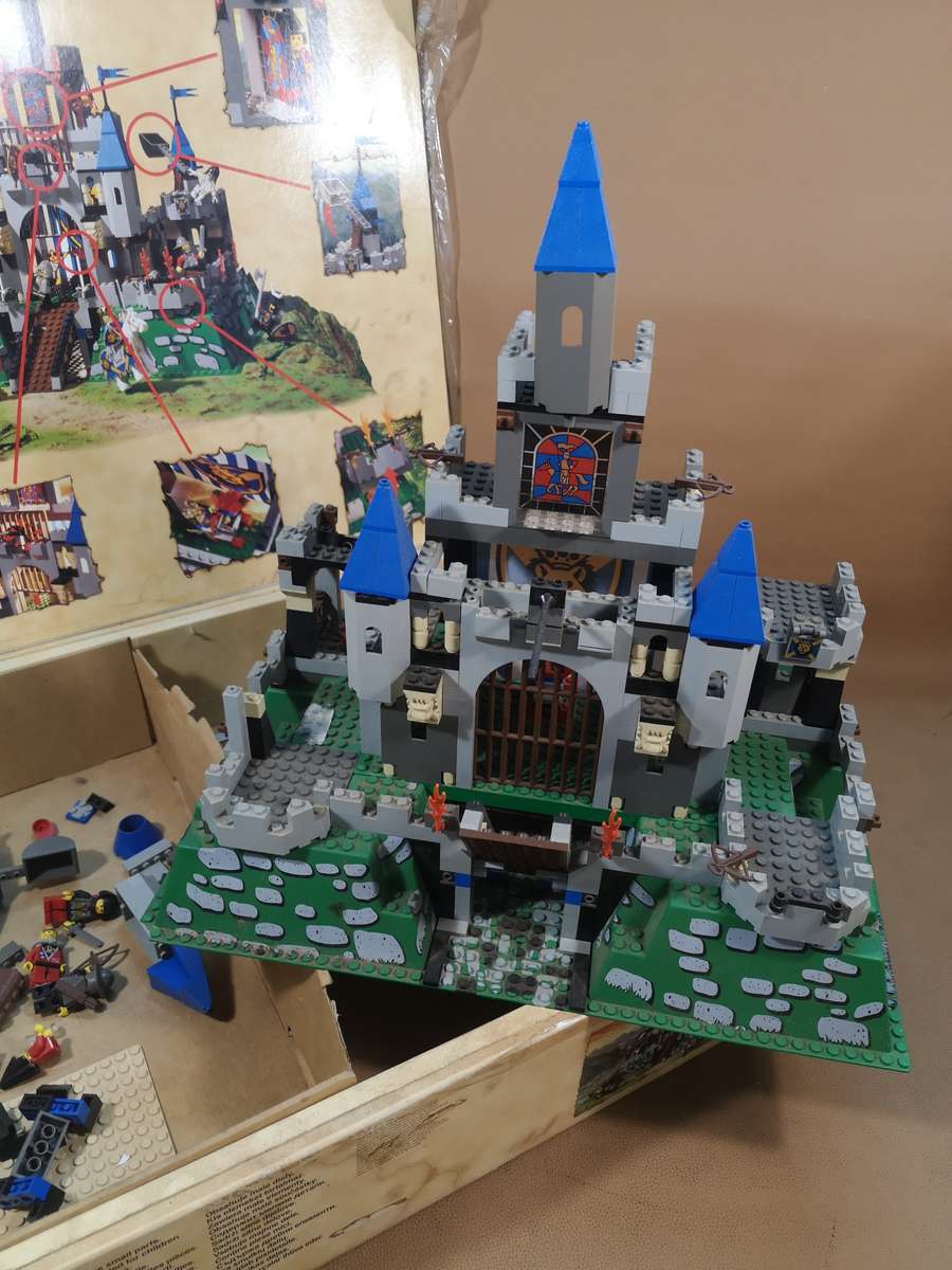 Lego 6098 King Leo's Castle :: KNIGHTS KINGDOM PLUS INTRUCTIONS AND BOX