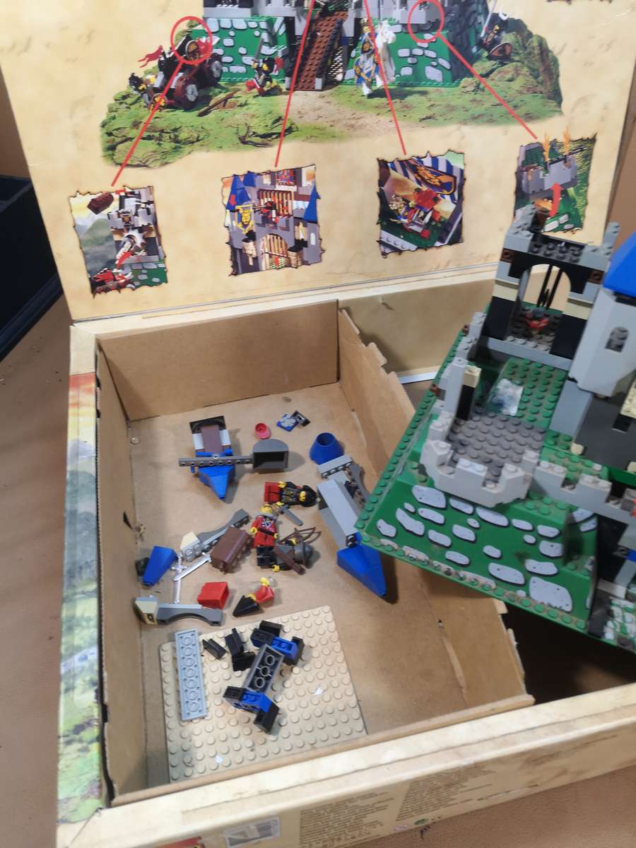 Lego 6098 King Leo's Castle :: KNIGHTS KINGDOM PLUS INTRUCTIONS AND BOX