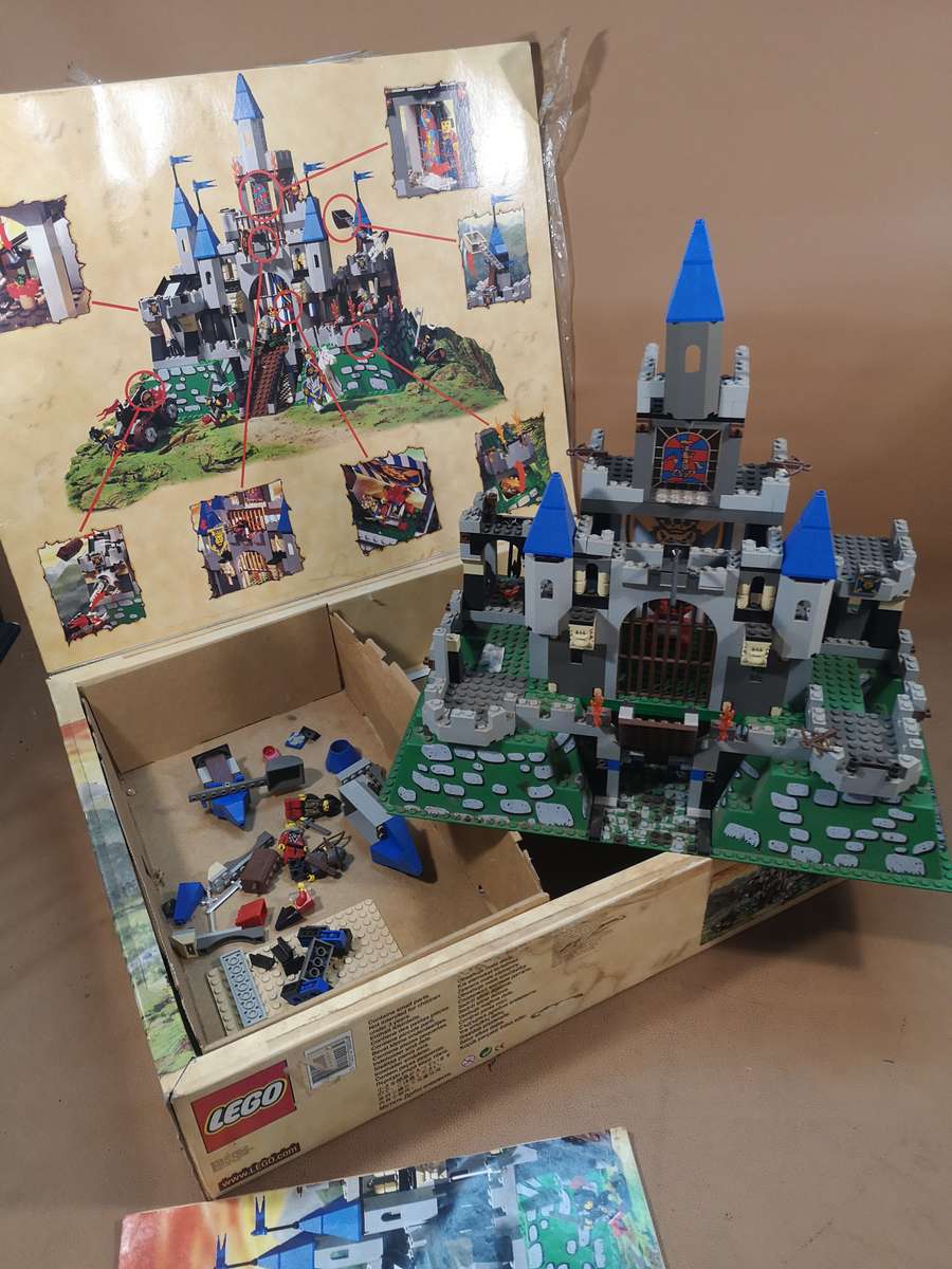 Lego 6098 King Leo's Castle :: KNIGHTS KINGDOM PLUS INTRUCTIONS AND BOX