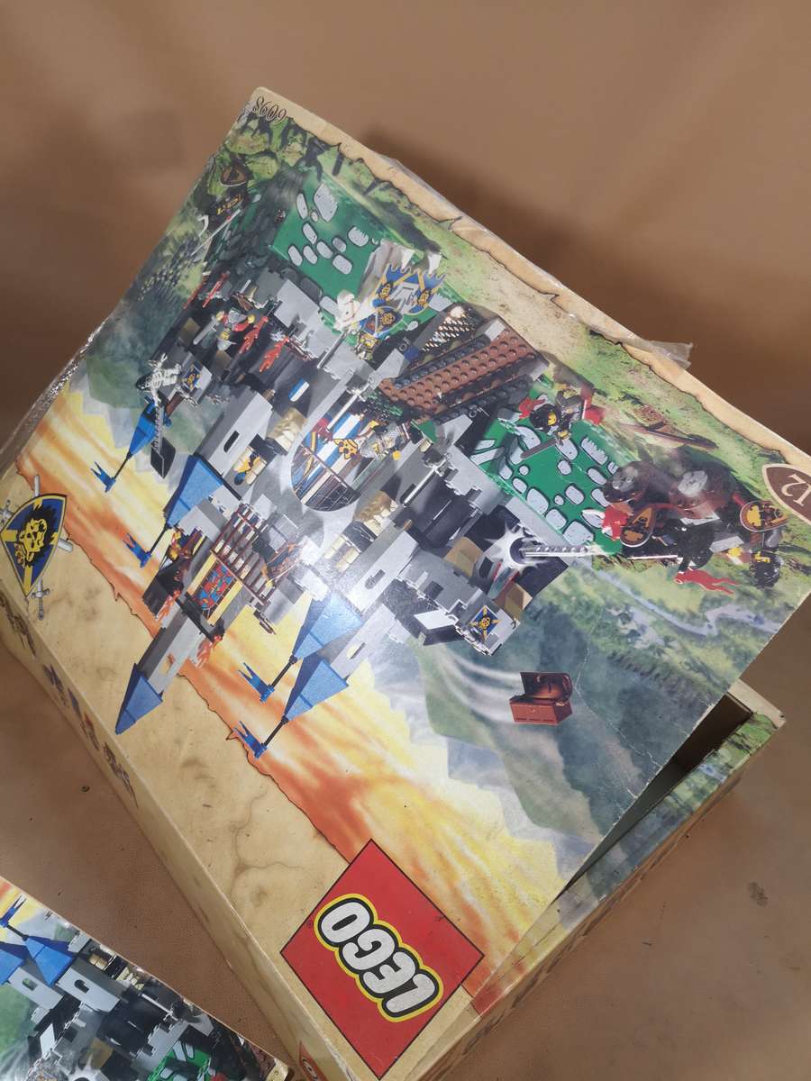 Lego 6098 King Leo's Castle :: KNIGHTS KINGDOM PLUS INTRUCTIONS AND BOX