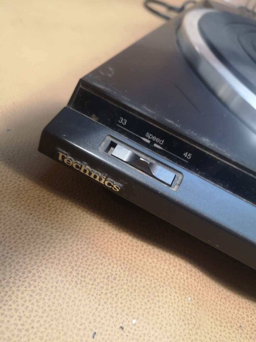 Technics SL-BD20 Belt Drive Automatic Turntable