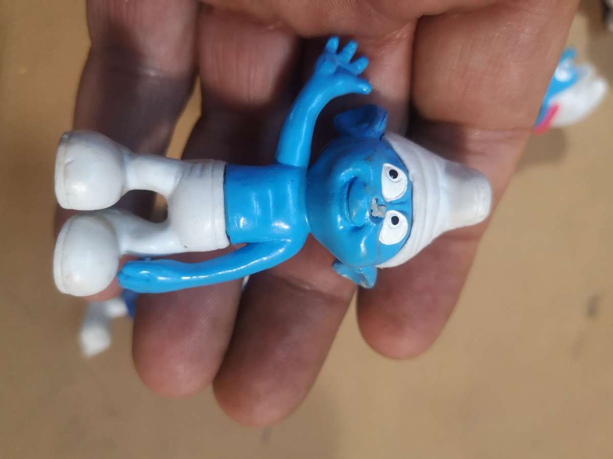 Bundle 2 of 7 Vintage Smurfs