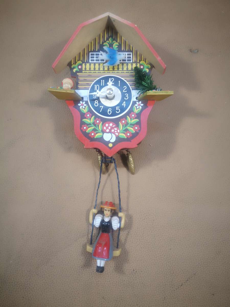 Vintage Engstler Quarts Cuckoo Clock - The Swinging Lady