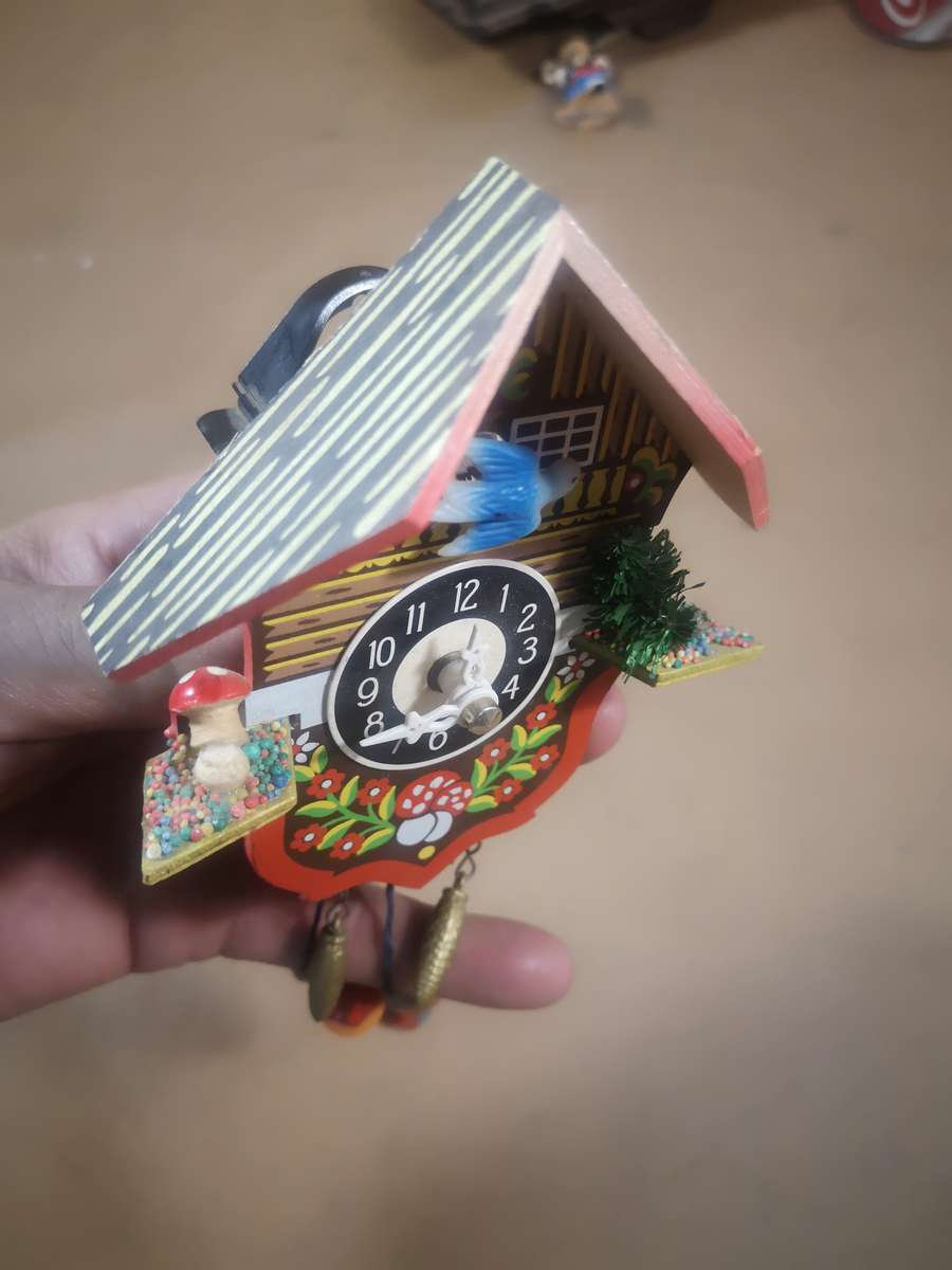 Vintage Engstler Quarts Cuckoo Clock - The Swinging Lady