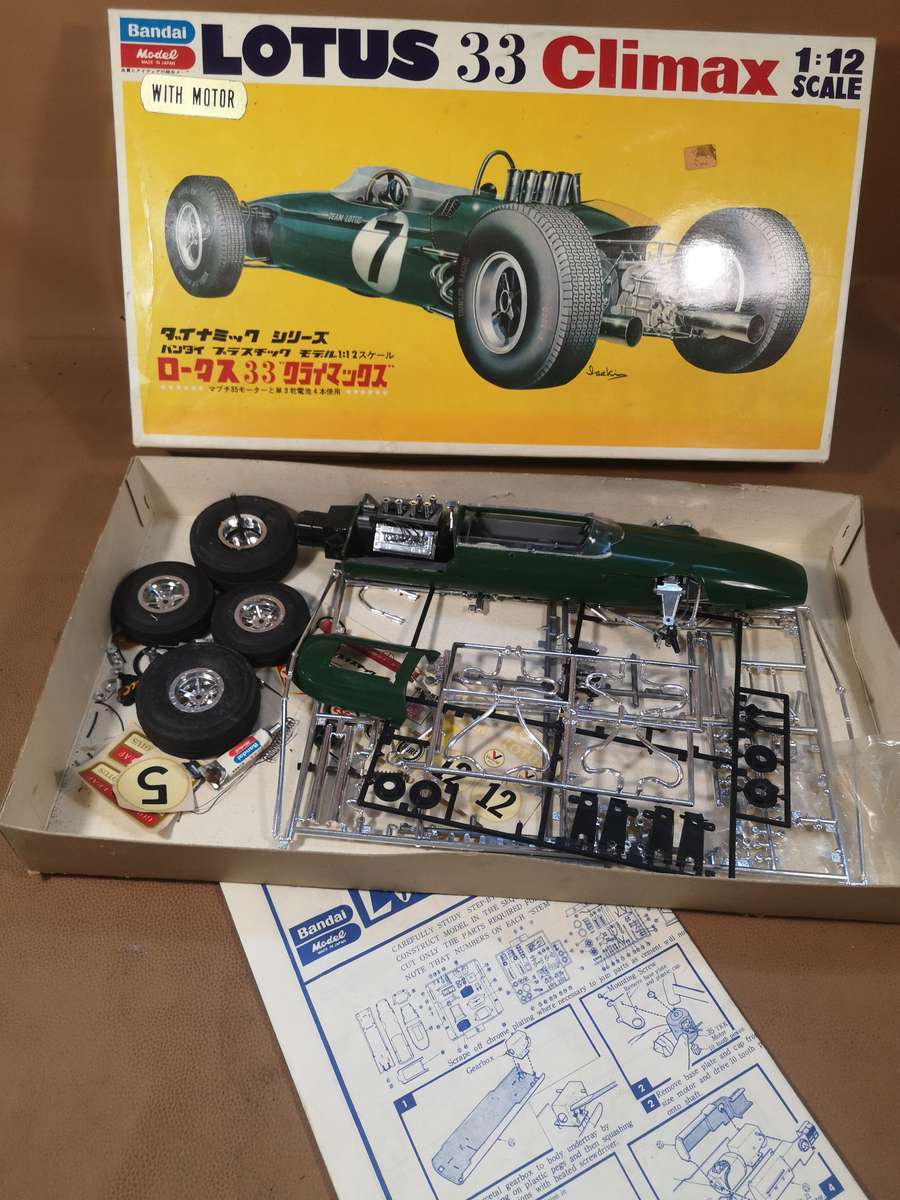 BANDAI RIKO PC3-900 'LOTUS 33 CLIMAX F1 CAR'. RARE 1:12 MODEL KIT.