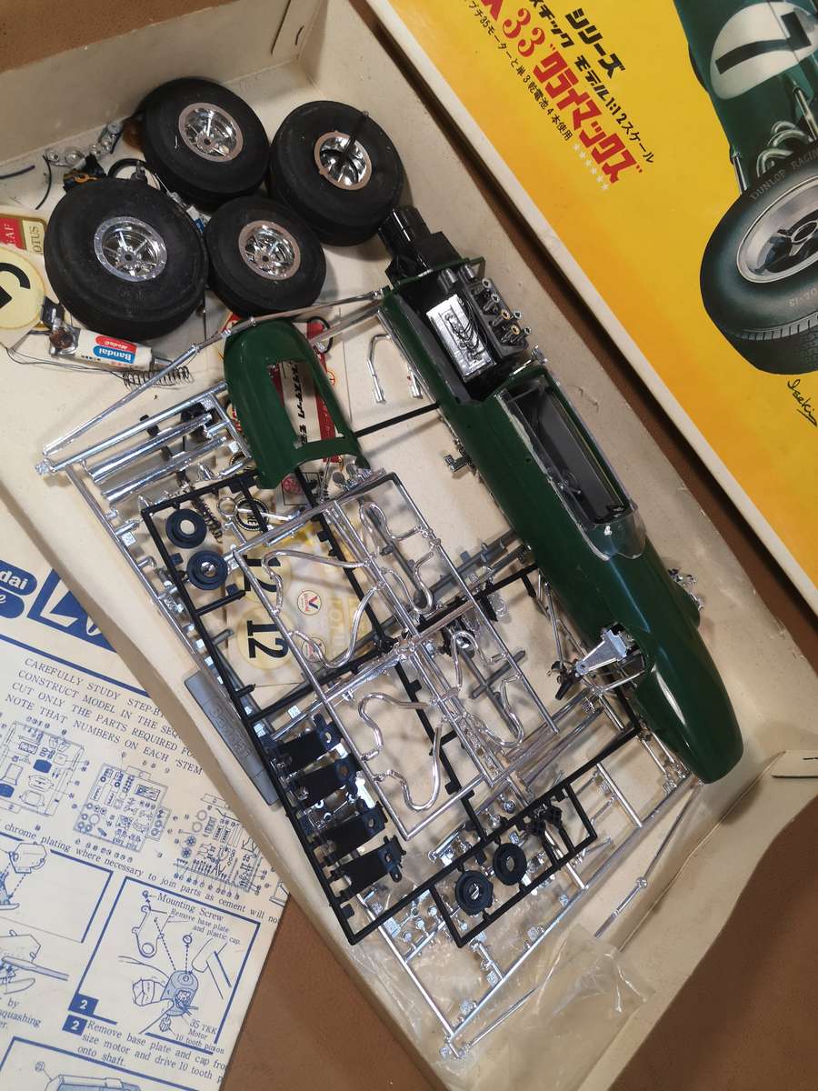 BANDAI RIKO PC3-900 'LOTUS 33 CLIMAX F1 CAR'. RARE 1:12 MODEL KIT.