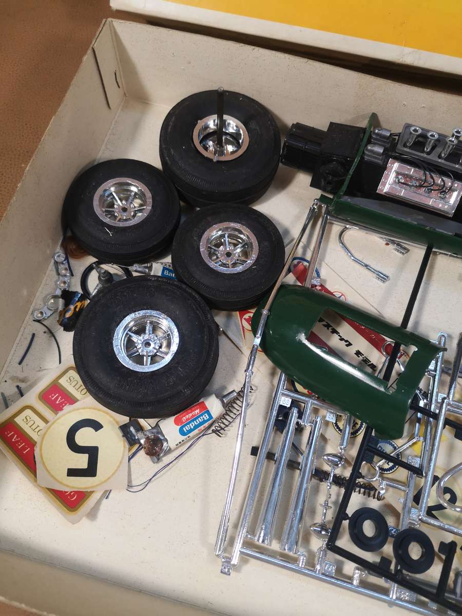 BANDAI RIKO PC3-900 'LOTUS 33 CLIMAX F1 CAR'. RARE 1:12 MODEL KIT.