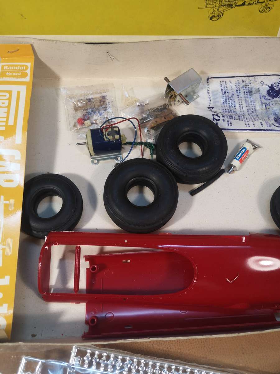 VINTAGE BANDAI 1/12 FERRARI FLAT 12 512F1 MODEL KIT with MOTOR