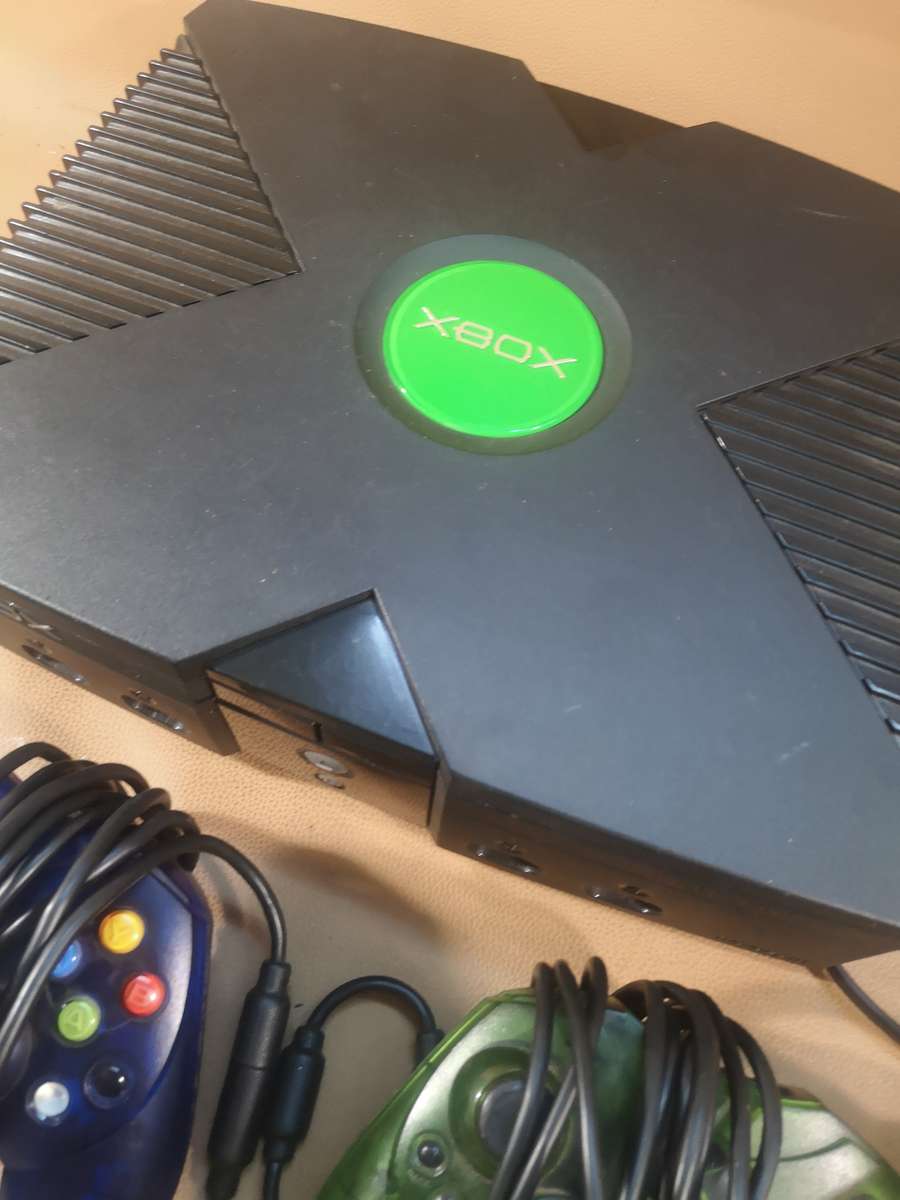 COMPLETE VINTAGE ORIGINAL XBOX BUNDLE WITH GAMES - NTSC