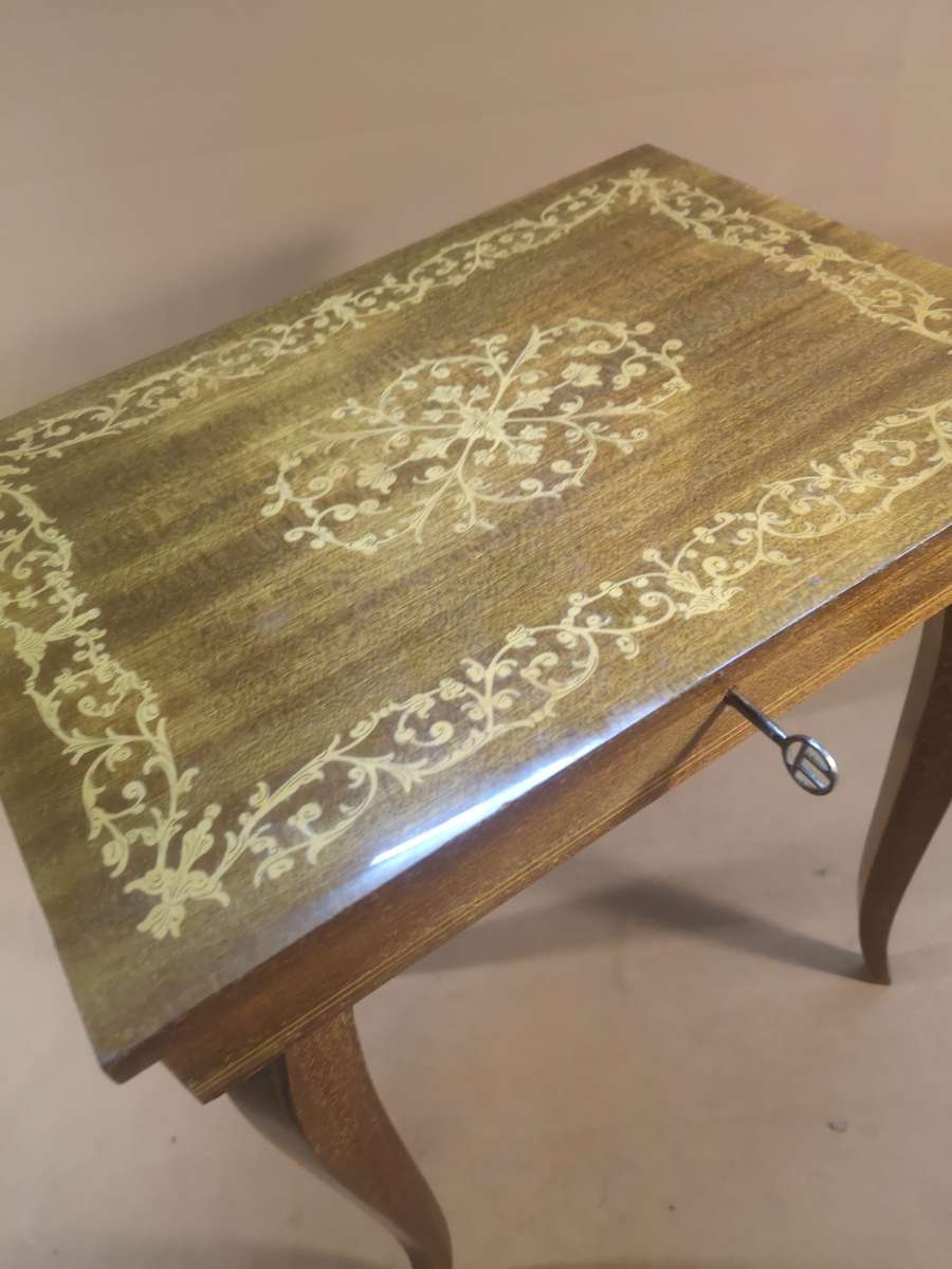 Beautiful Antique Sorrento Italy Mapsa Musical Jewellery Box Table