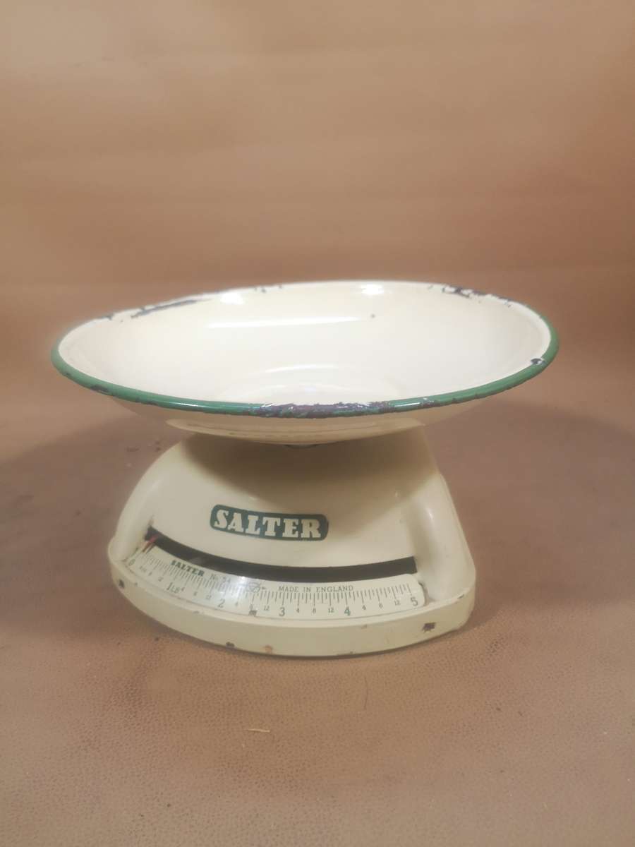 Antique Enamel Salter No.54 Kitchen Scale - Good Working Condition