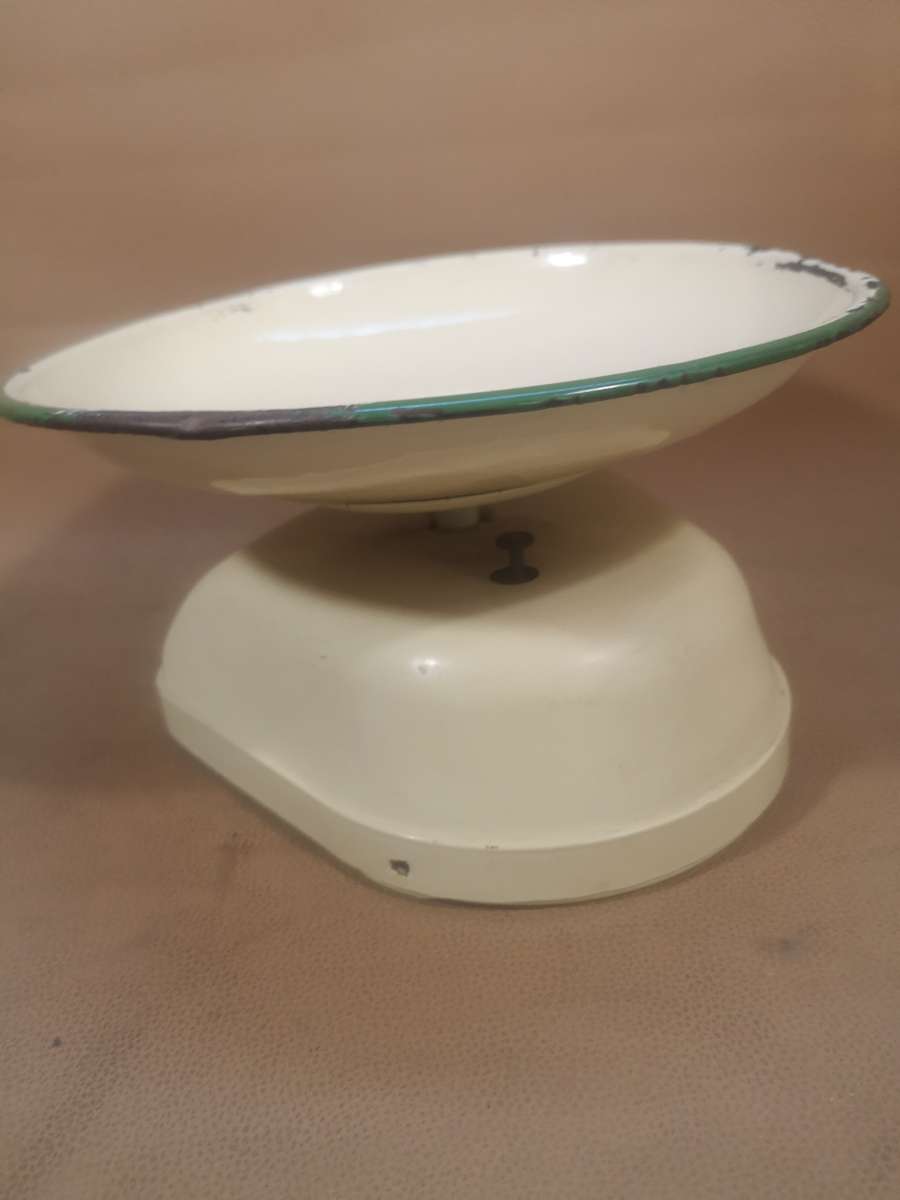 Antique Enamel Salter No.54 Kitchen Scale - Good Working Condition