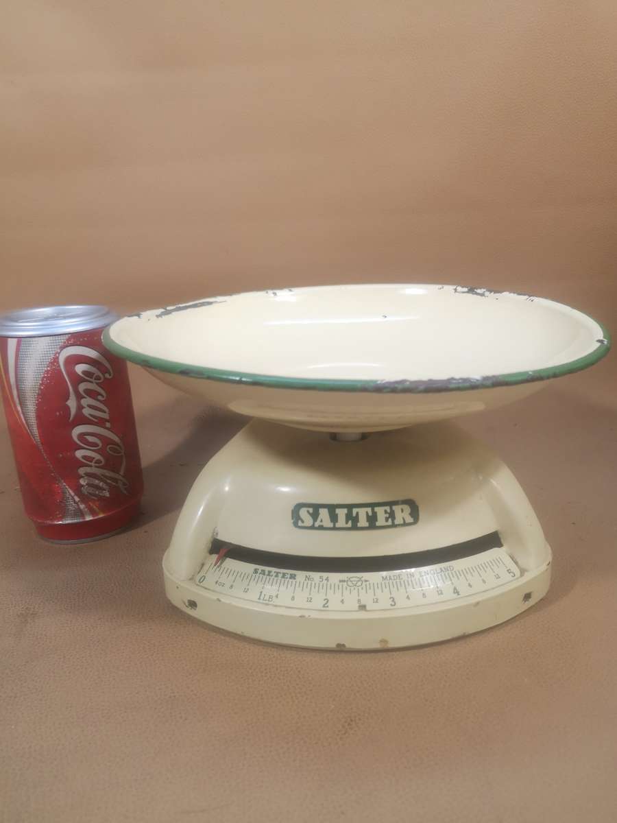 Antique Enamel Salter No.54 Kitchen Scale - Good Working Condition