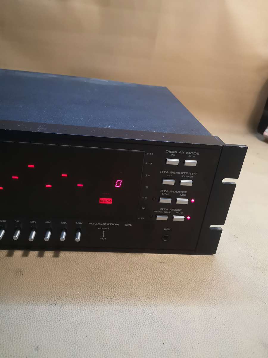 dbx 20/20 Computerized EQUALIZER ANALYZER 117V with Rack Mount Ear From Japan