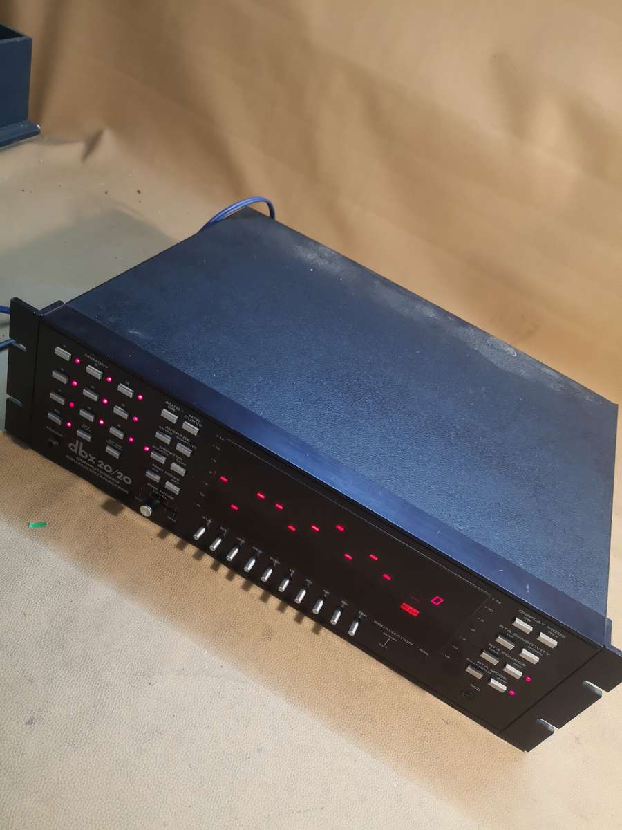 dbx 20/20 Computerized EQUALIZER ANALYZER 117V with Rack Mount Ear From Japan