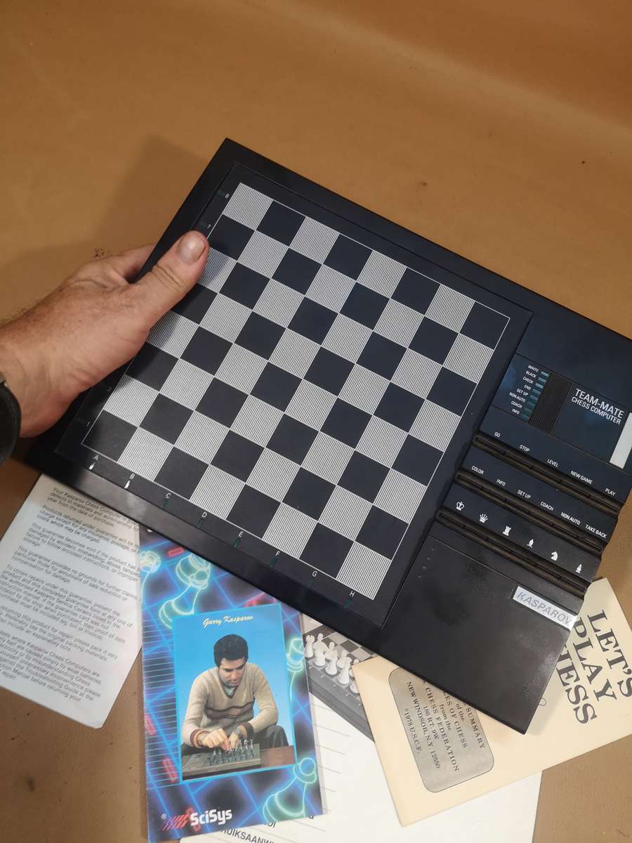 Large Saitek Kasparov Turbo Advanced Trainer Vintage Chess Computer