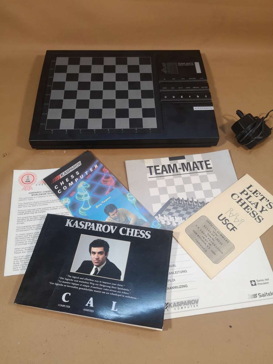 Large Saitek Kasparov Turbo Advanced Trainer Vintage Chess Computer
