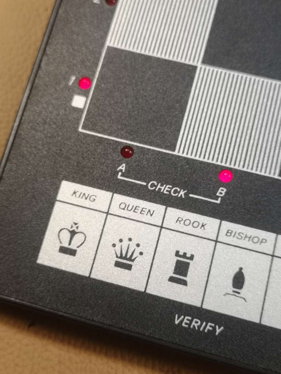 Vintage SAITEK KASPAROV MK 12 TRAINER Electronic Chess Computer Complete in Box