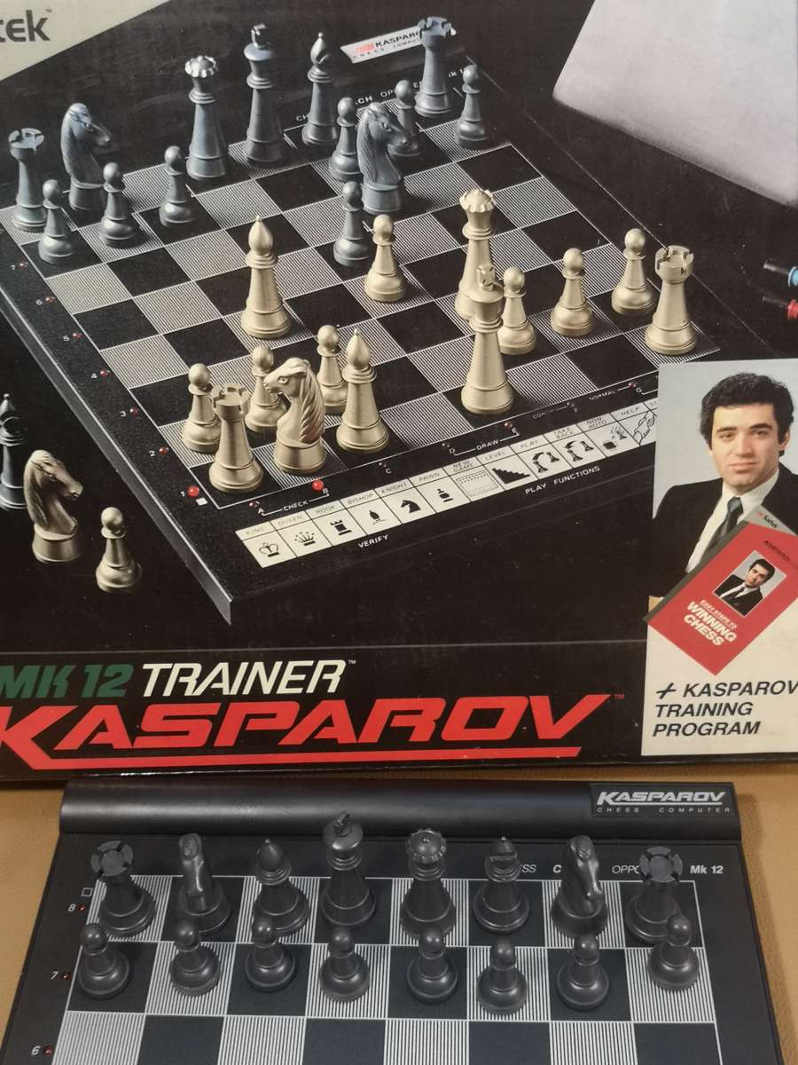 Vintage SAITEK KASPAROV MK 12 TRAINER Electronic Chess Computer Complete in Box