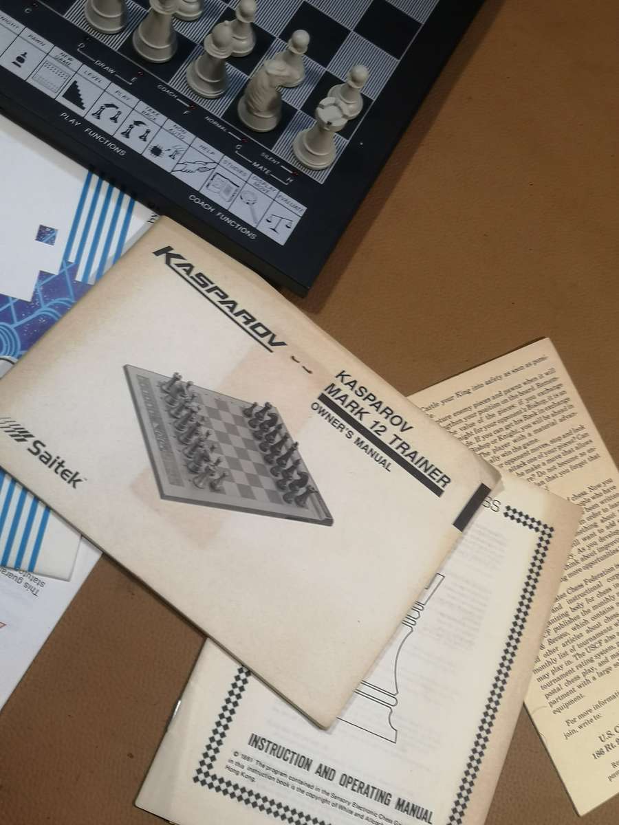 Vintage SAITEK KASPAROV MK 12 TRAINER Electronic Chess Computer Complete in Box