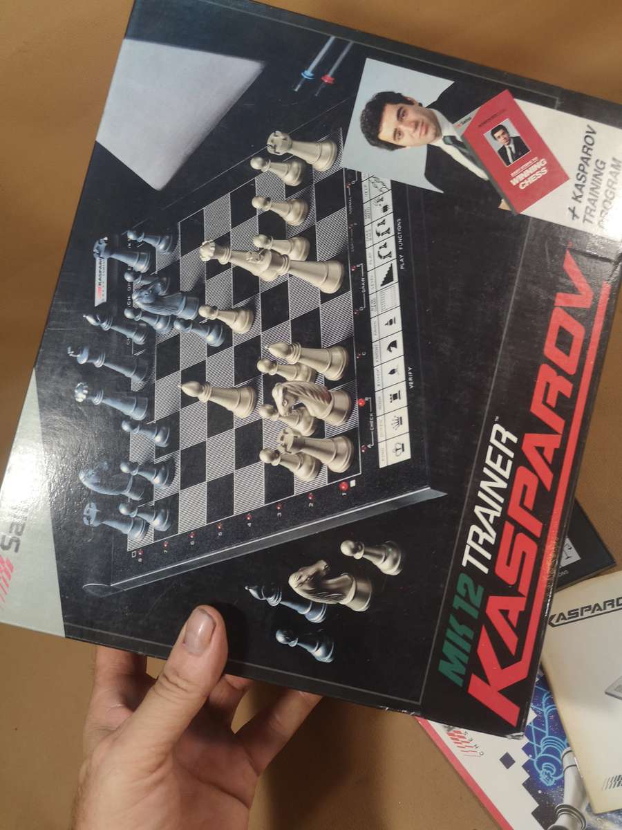Vintage SAITEK KASPAROV MK 12 TRAINER Electronic Chess Computer Complete in Box