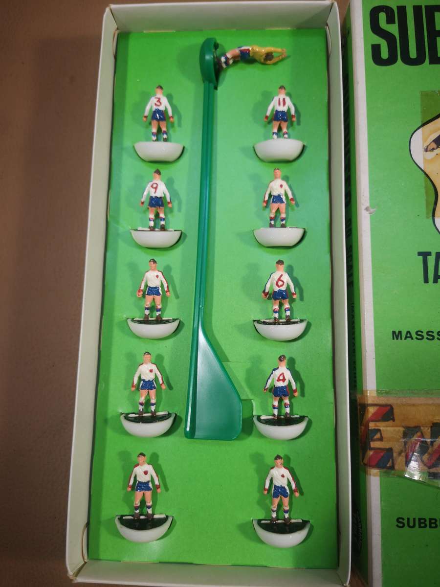 Rare Vintage Hand Painted SUBBUTEO England Football Team Players 00 Scale