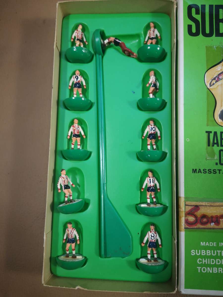 Rare Vintage Hand Painted SUBBUTEO Southampton Football Team Players 00 Scale