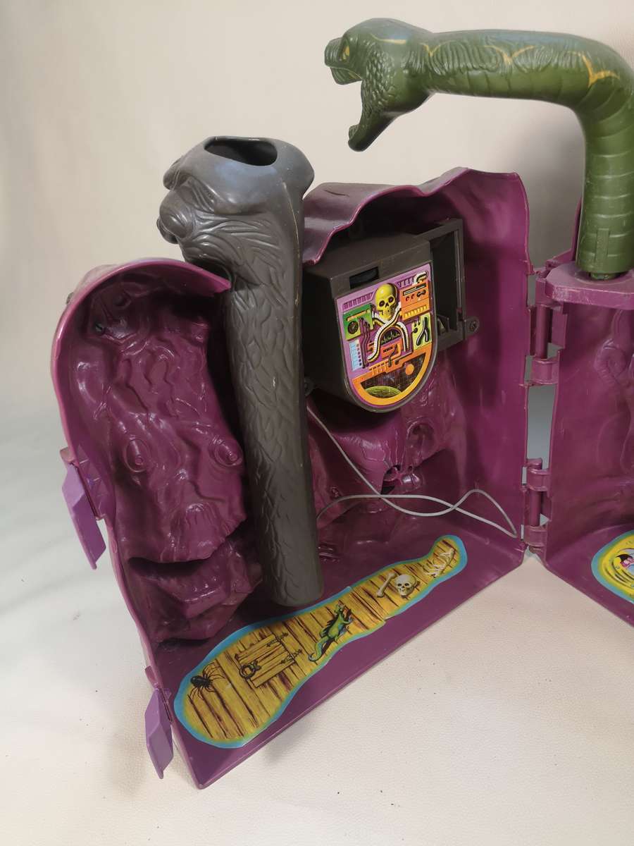 Rare Vintage 80's He-Man Masters of the Universe Snake Mountain Playset.
